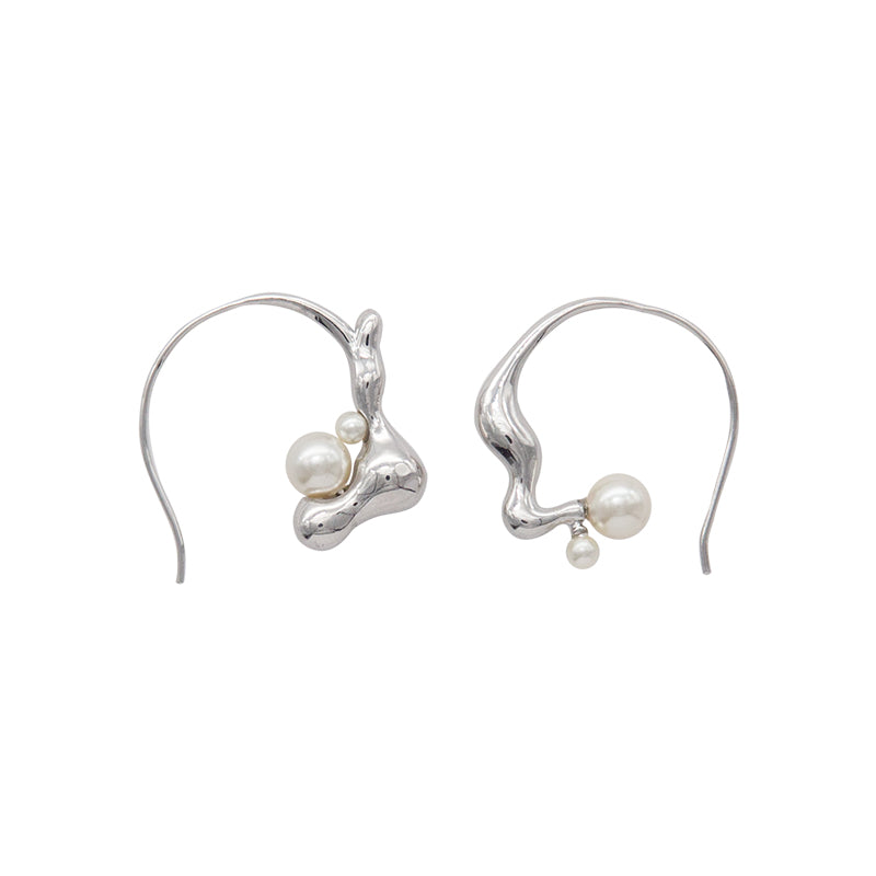 FLOW Small White Gold Hoop Earrings with Pearls