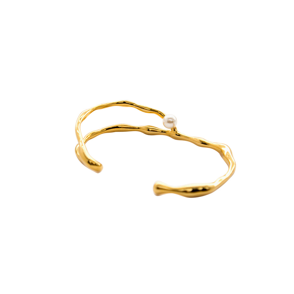 
                  
                    FLOW Gold Irregular Bangle with Small Pearl
                  
                