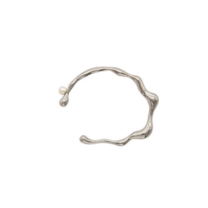 
                  
                    FLOW White Gold Irregular Bangle With Pearl
                  
                