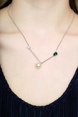 
                  
                    BIAS Pearl Pendant Silver Necklace
                  
                