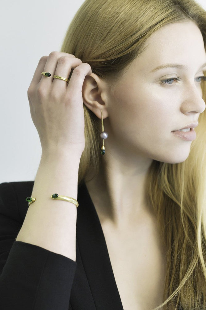 
                  
                    LL Minimalism Green Earrings
                  
                