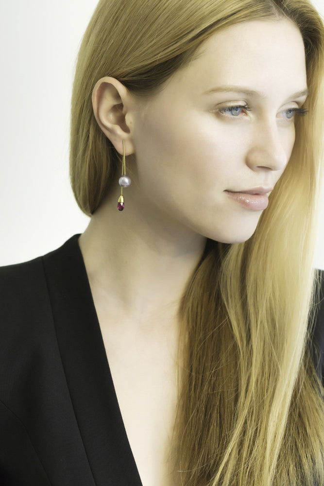 
                  
                    LL Minimalism Crystal Gold Earrings
                  
                