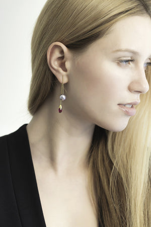 
                  
                    LL Minimalism Fushia Earrings
                  
                